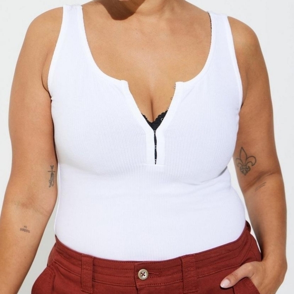 Torrid White Ribbed Hook and Eye Tank - Picture 1 of 5